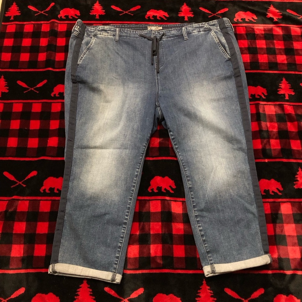 Torrid Pull-On Boyfriend Straight Mid-Rise Jeans - 5X Short